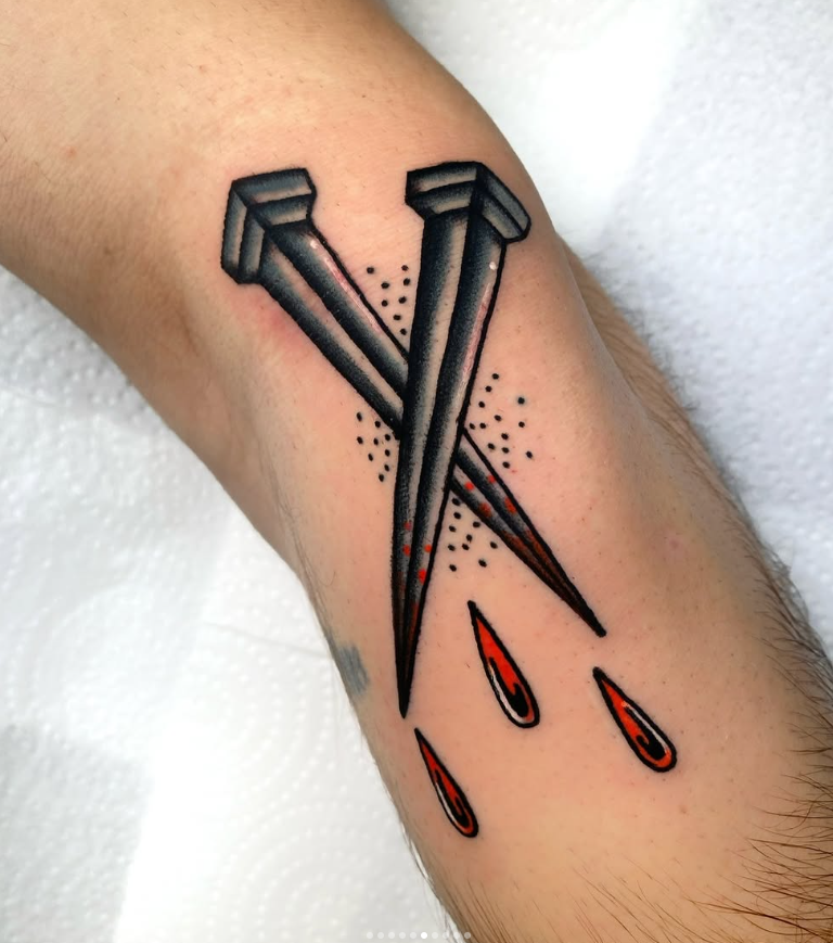 Tatuaje de clavos